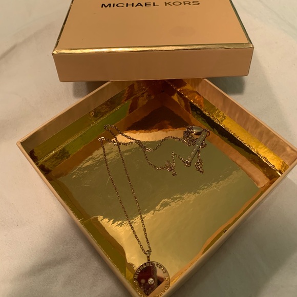 Michael Kors Gold Necklace - Picture 5 of 6